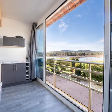 Studio, Vue Et Du Solarium Appartement *