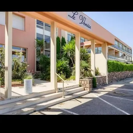 Studio, Vue Et Du Solarium Appartement Saint Aygulf
